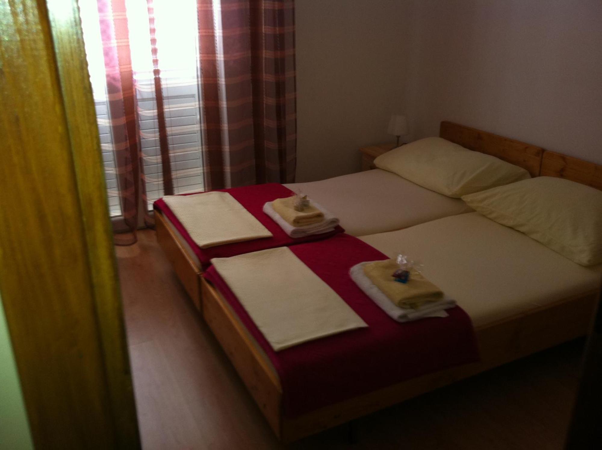 Apartments Husanovic Mokošica Exteriör bild