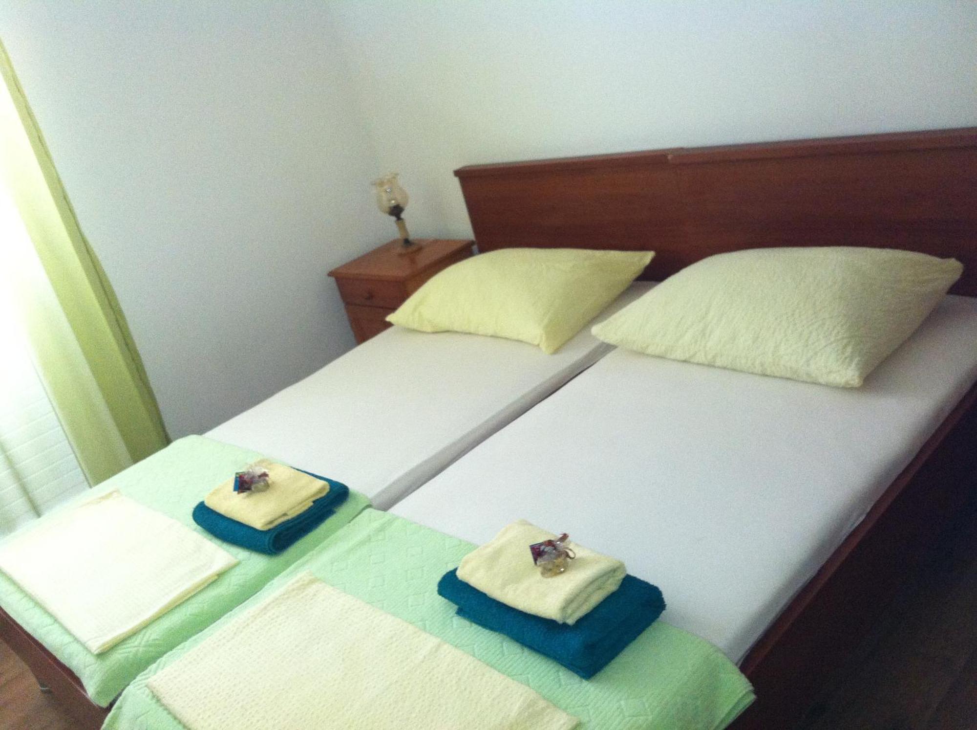 Apartments Husanovic Mokošica Exteriör bild